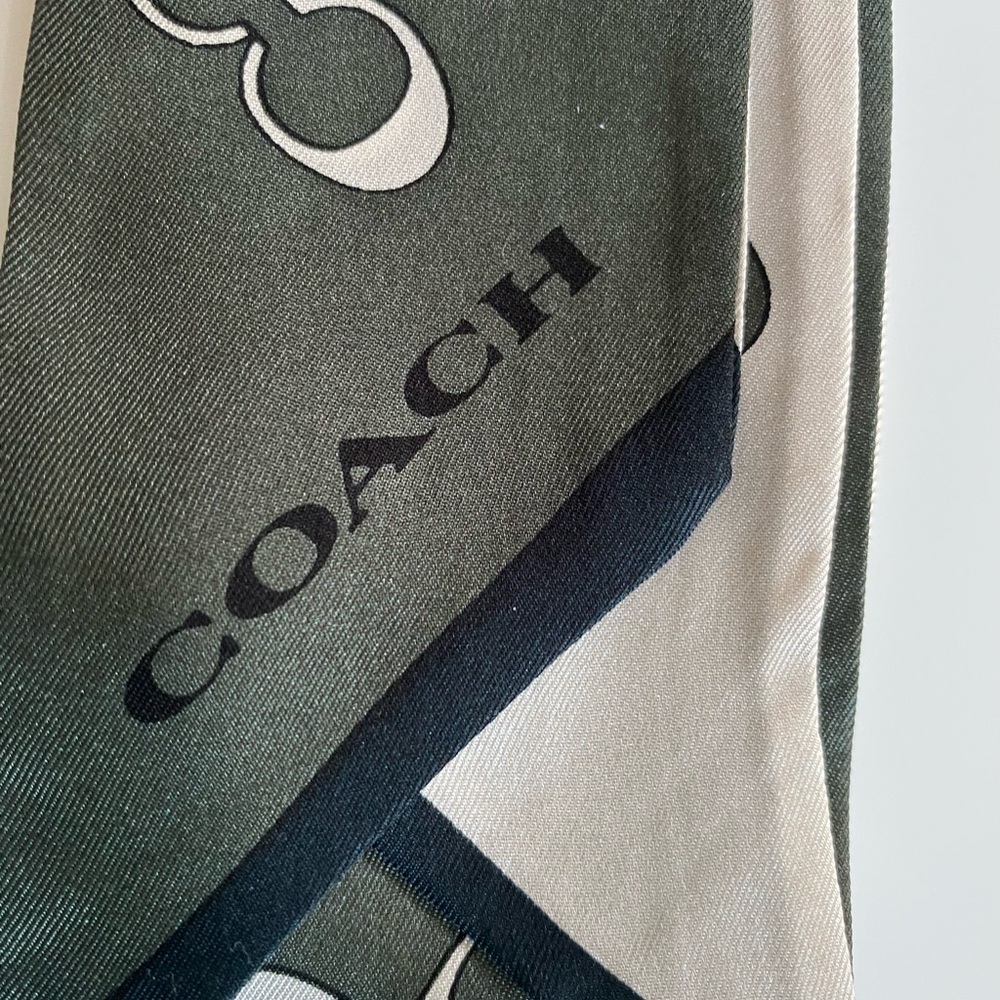 NWT Coach Signature Silk Scarf 30068 Forest Green - Picture 8 of 8